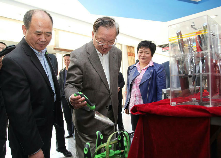 原国务委员、外交部部长唐家璇视察k8.com工具集团