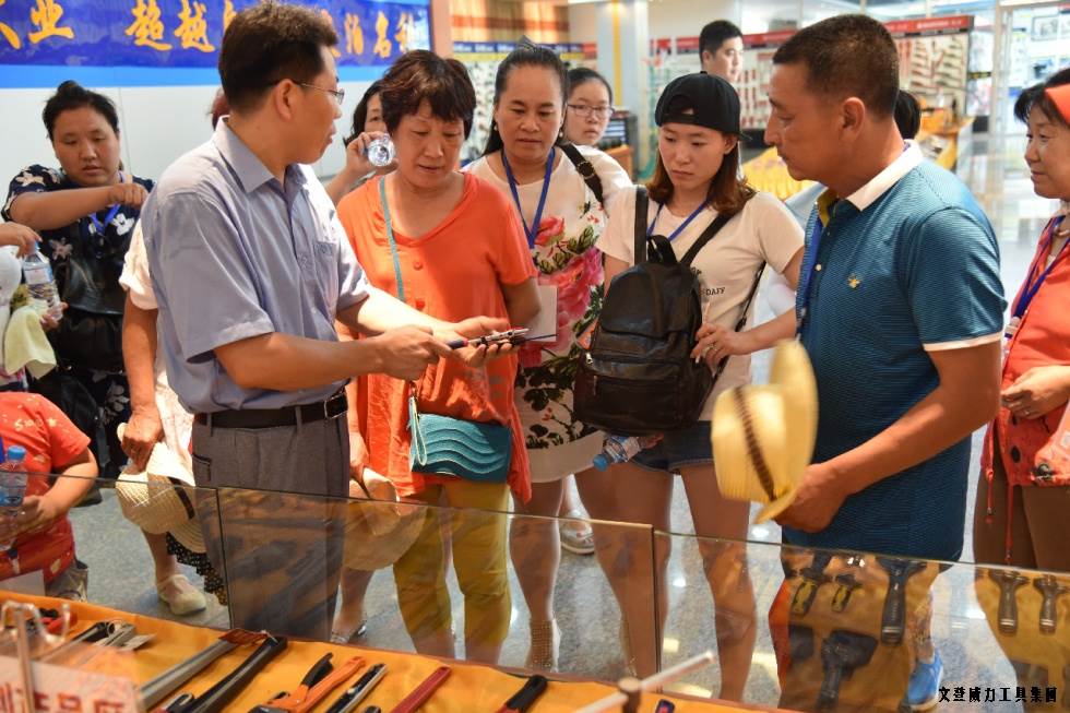 祥鸿物资公司经销商参观k8.com集团(图10)