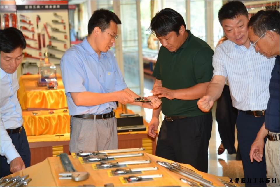 上海浦东祝桥商会领导一行访问k8.com(图3)
